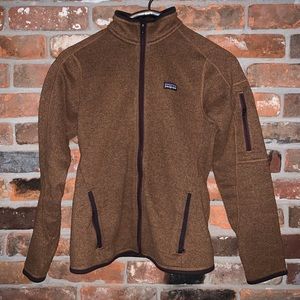 Brown women’s Patagonia zip up fleece